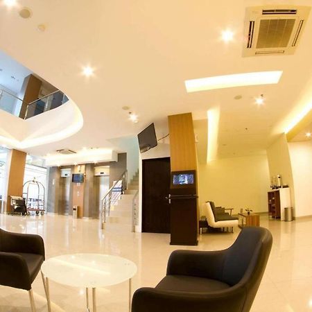 Hotel 88 Grogol By Wh Jacarta Exterior foto